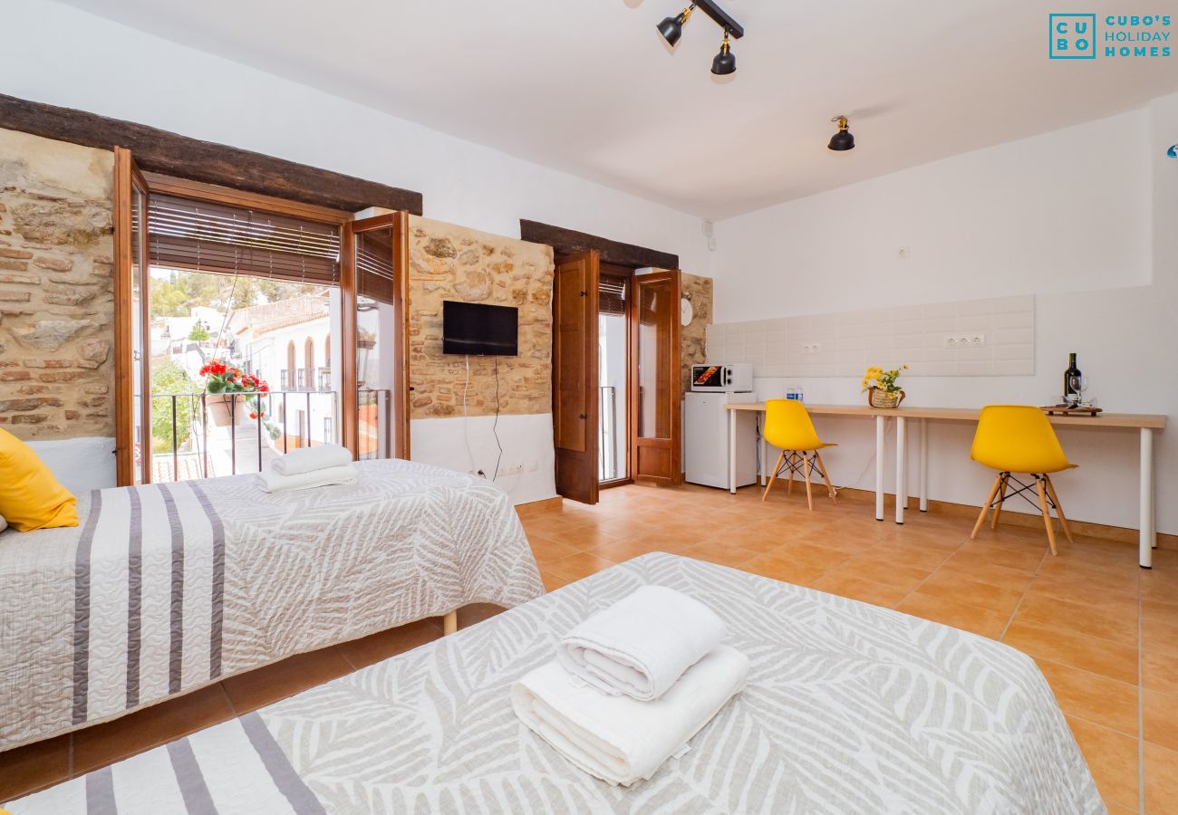Rent by room in Cártama - Cubo's La Casa del Arco Room Granada