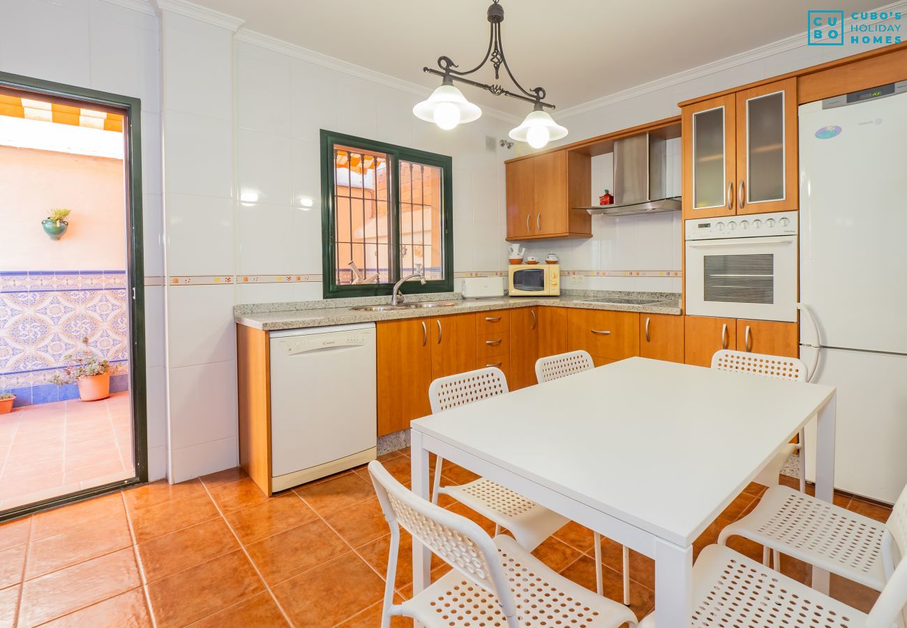 Townhouse in Pizarra - Cubo's Casa Ronda del Olivar