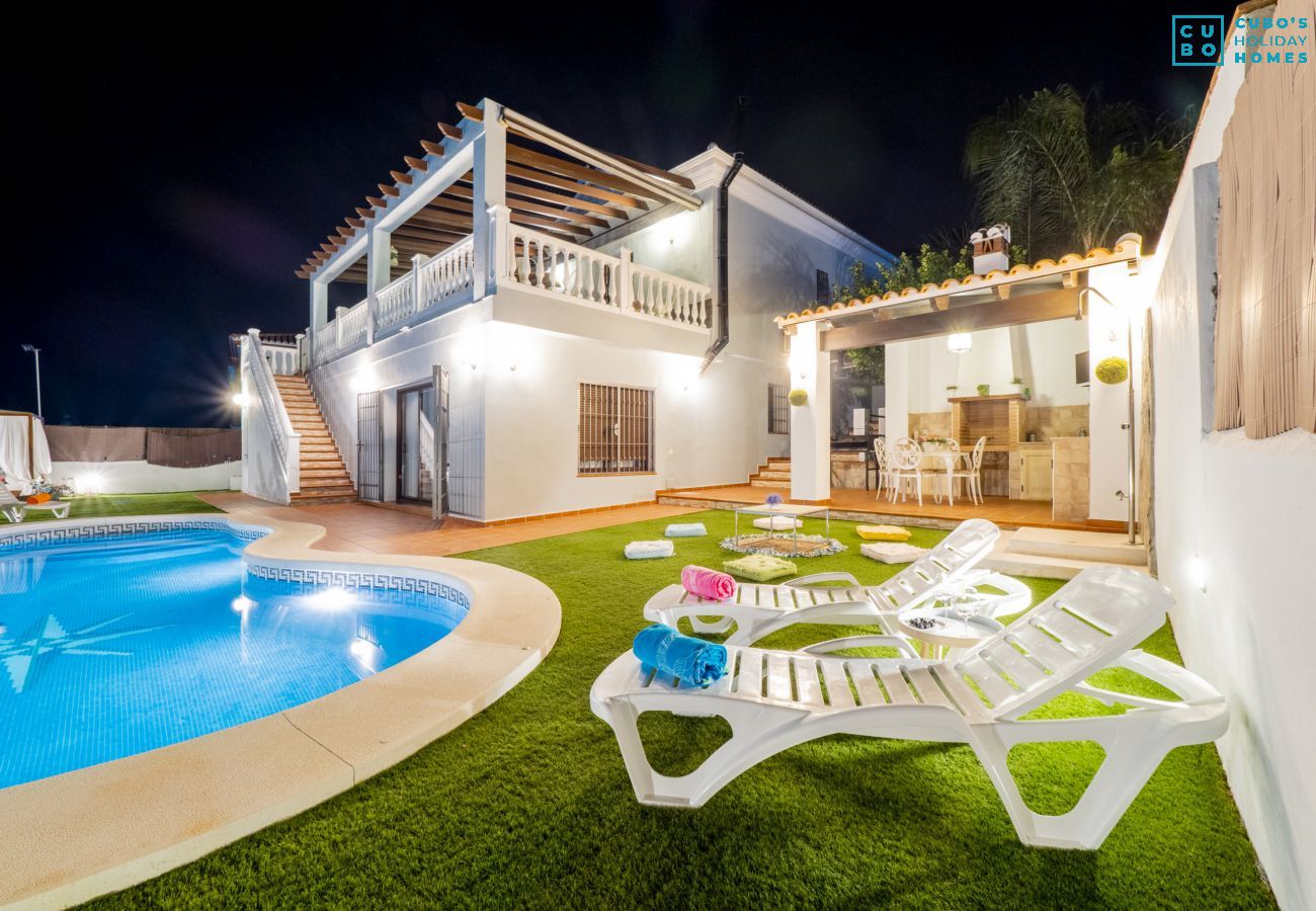 Holiday villa in Coín for 12 people with pool and jacuzzi.