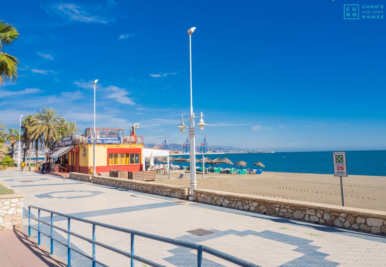 Apartment in Málaga - Cubo's Apartamento Seaview Port & Free Parking