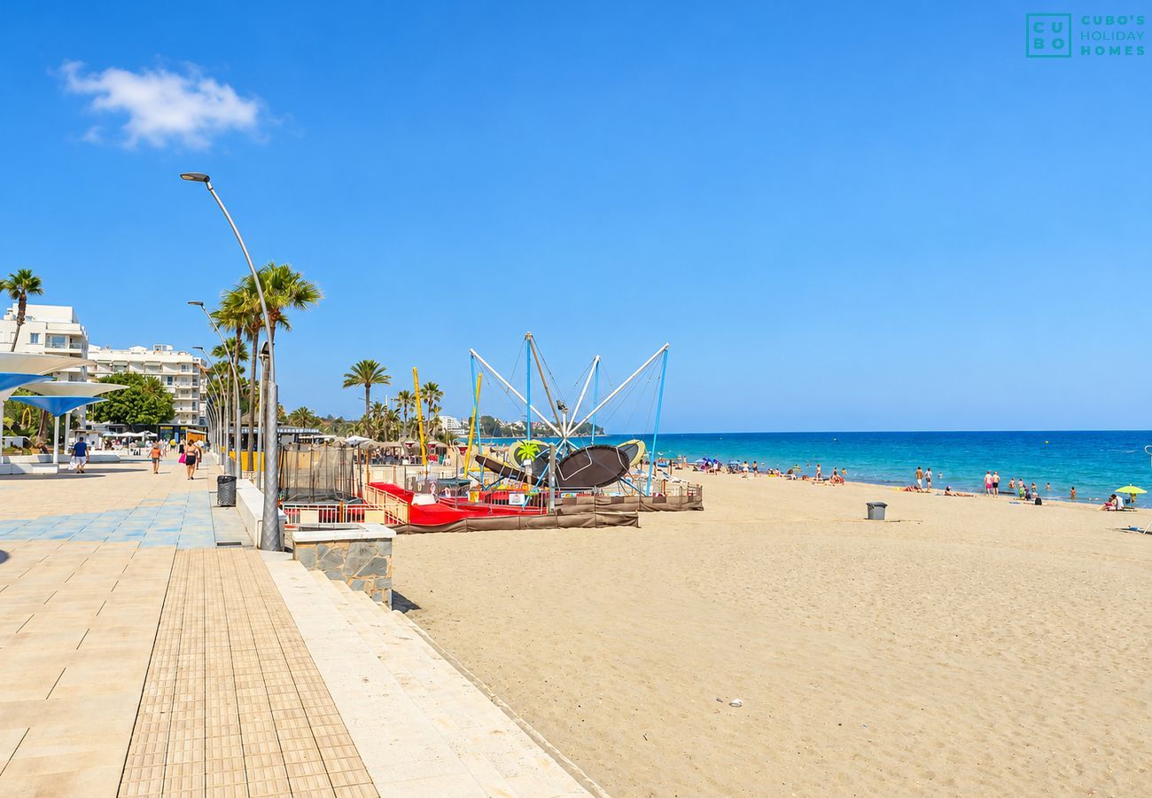 Apartment in Estepona - Cubo's Estepona Oceanview Apartment & Free Parking