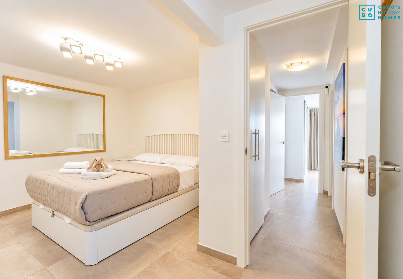 Apartment in Estepona - Cubo's Estepona Oceanview Apartment & Free Parking