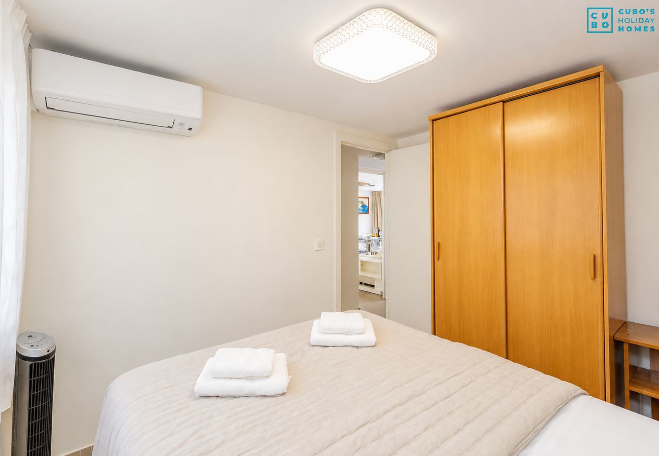 Apartment in Estepona - Cubo's Estepona Oceanview Apartment & Free Parking
