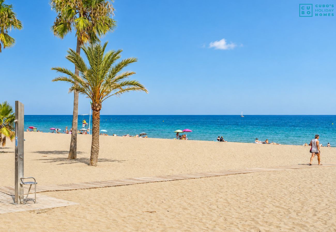 Apartment in Estepona - Cubo's Estepona Oceanview Apartment & Free Parking
