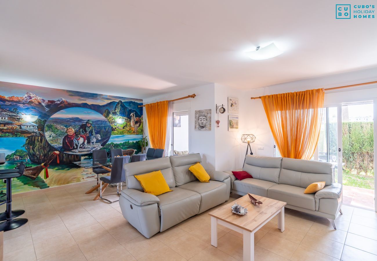 House in Mijas Costa - Cubo's Chaparral Townhouse & Community Pool