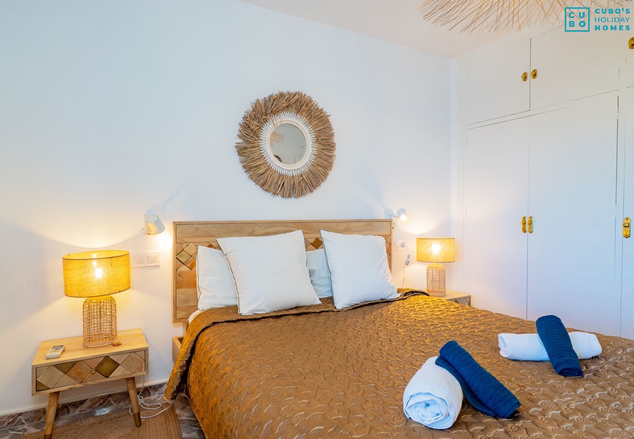 Villa in Mijas Costa - Cubo's Beachfront Villa Khayyam
