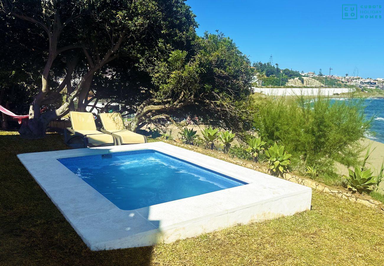 Villa in Mijas Costa - Cubo's Beachfront Villa Khayyam