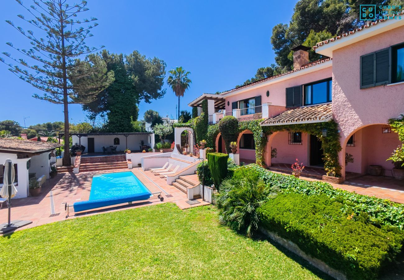 Villa in Torremolinos - Cubo's Villa Las Capuchinas & Cave House