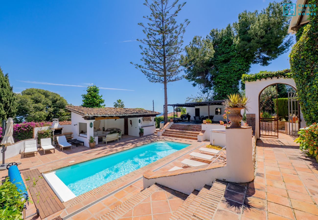 Villa in Torremolinos - Cubo's Villa Las Capuchinas & Cave House