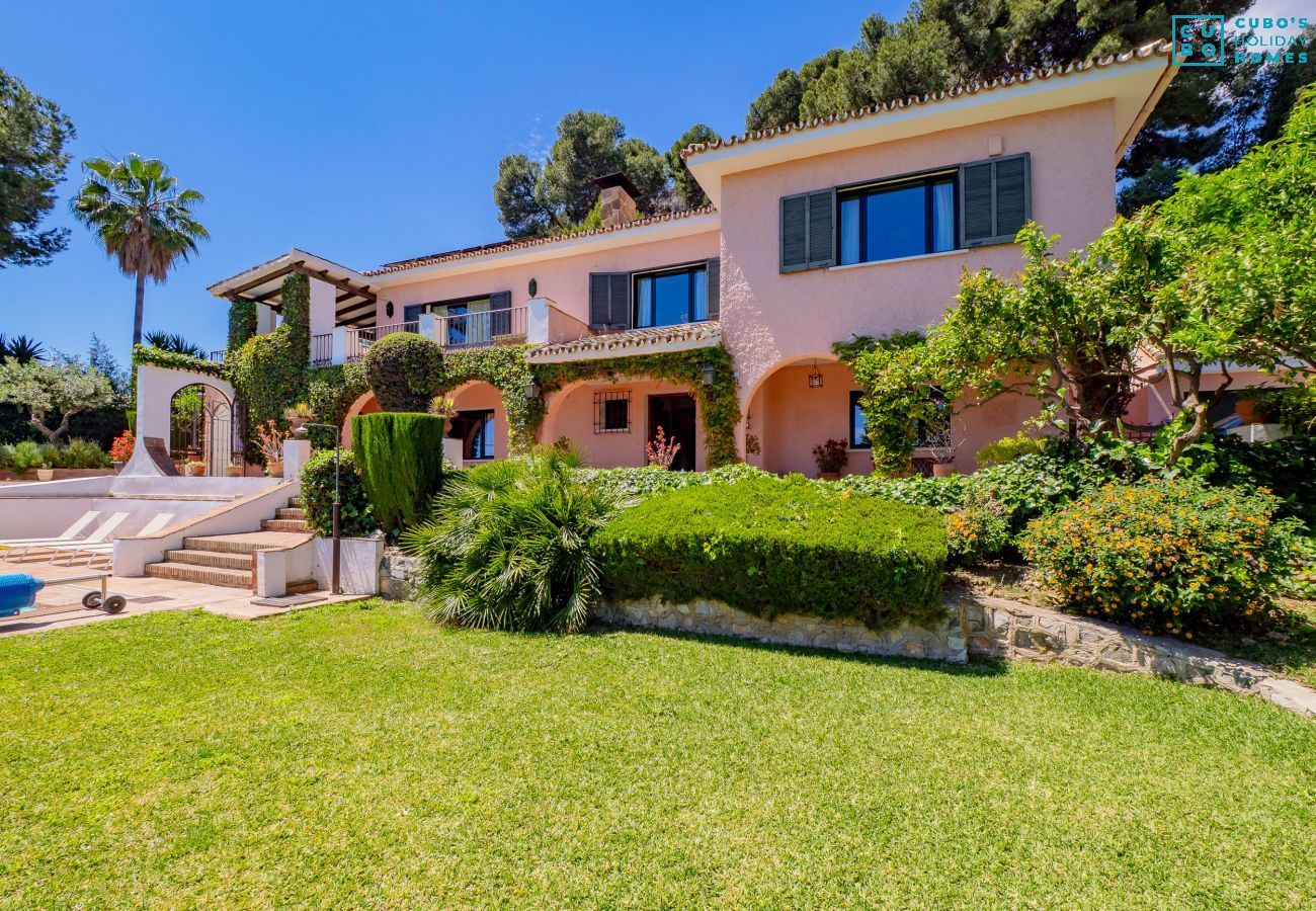 Villa in Torremolinos - Cubo's Villa Las Capuchinas & Cave House