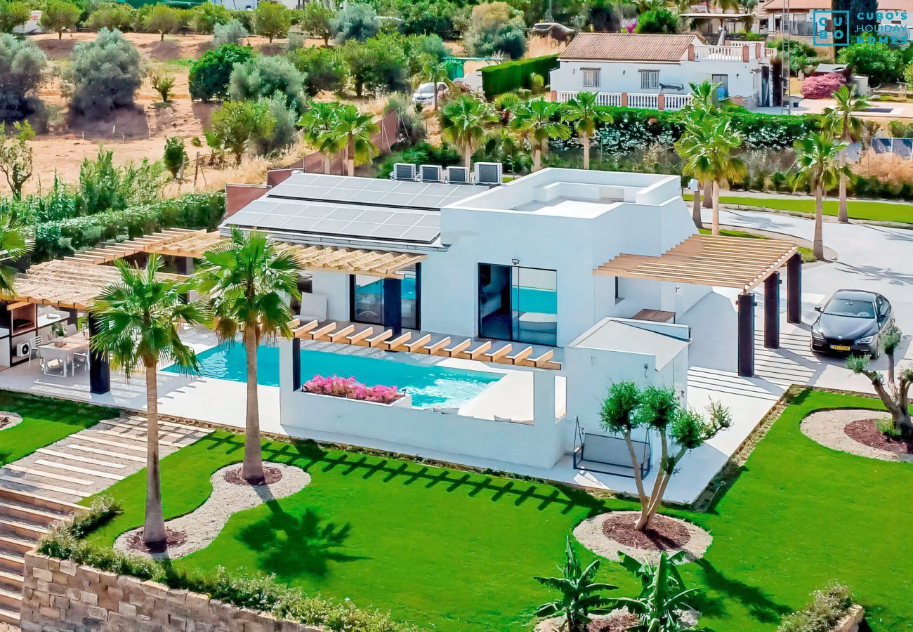 Villa in Alhaurín el Grande - Cubo's Villa Palmera for Adults Villa in Alhaurín el Grande - Cubo's Villa Palmera for Adults