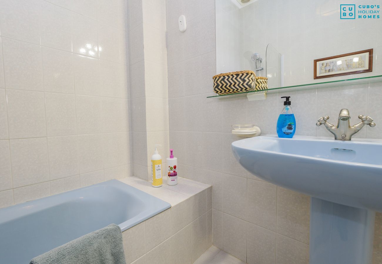 Villa in Torremolinos - Cubo's Villa Galemar Torremolinos Pool & Padel