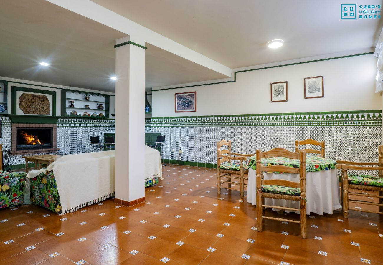 Villa in Torremolinos - Cubo's Villa Galemar Torremolinos Pool & Padel