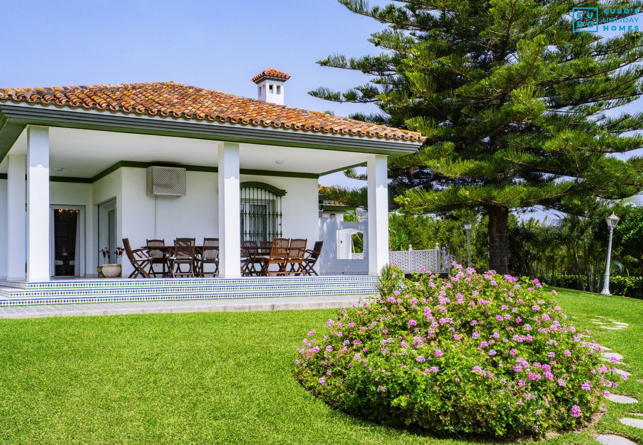 Villa in Torremolinos - Cubo's Villa Galemar Torremolinos Pool & Padel