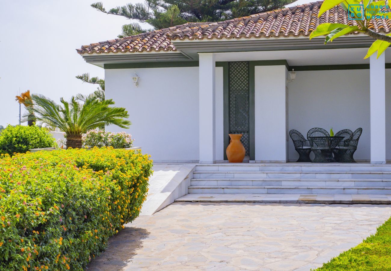Villa in Torremolinos - Cubo's Villa Galemar Torremolinos Pool & Padel