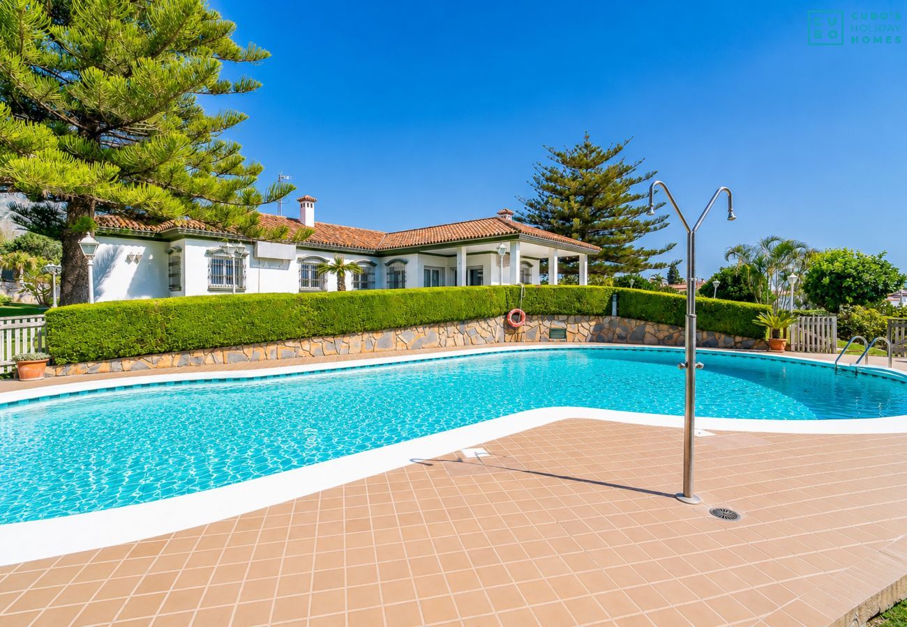 Villa in Torremolinos - Cubo's Villa Galemar Torremolinos Pool & Padel