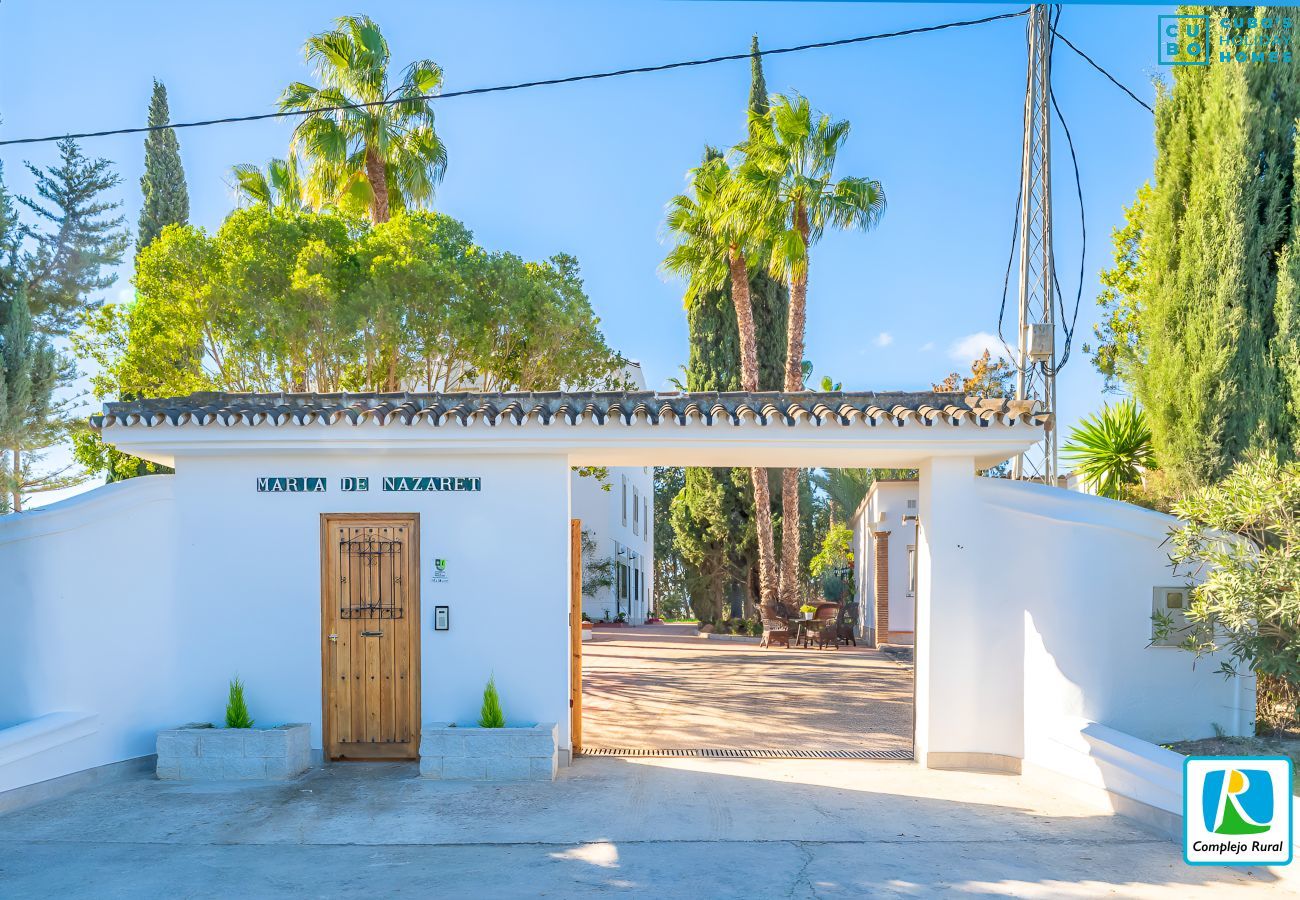 Rent by room in Alhaurín el Grande - Cubo's NAZ Country Stay | Double Shared Bath B&B