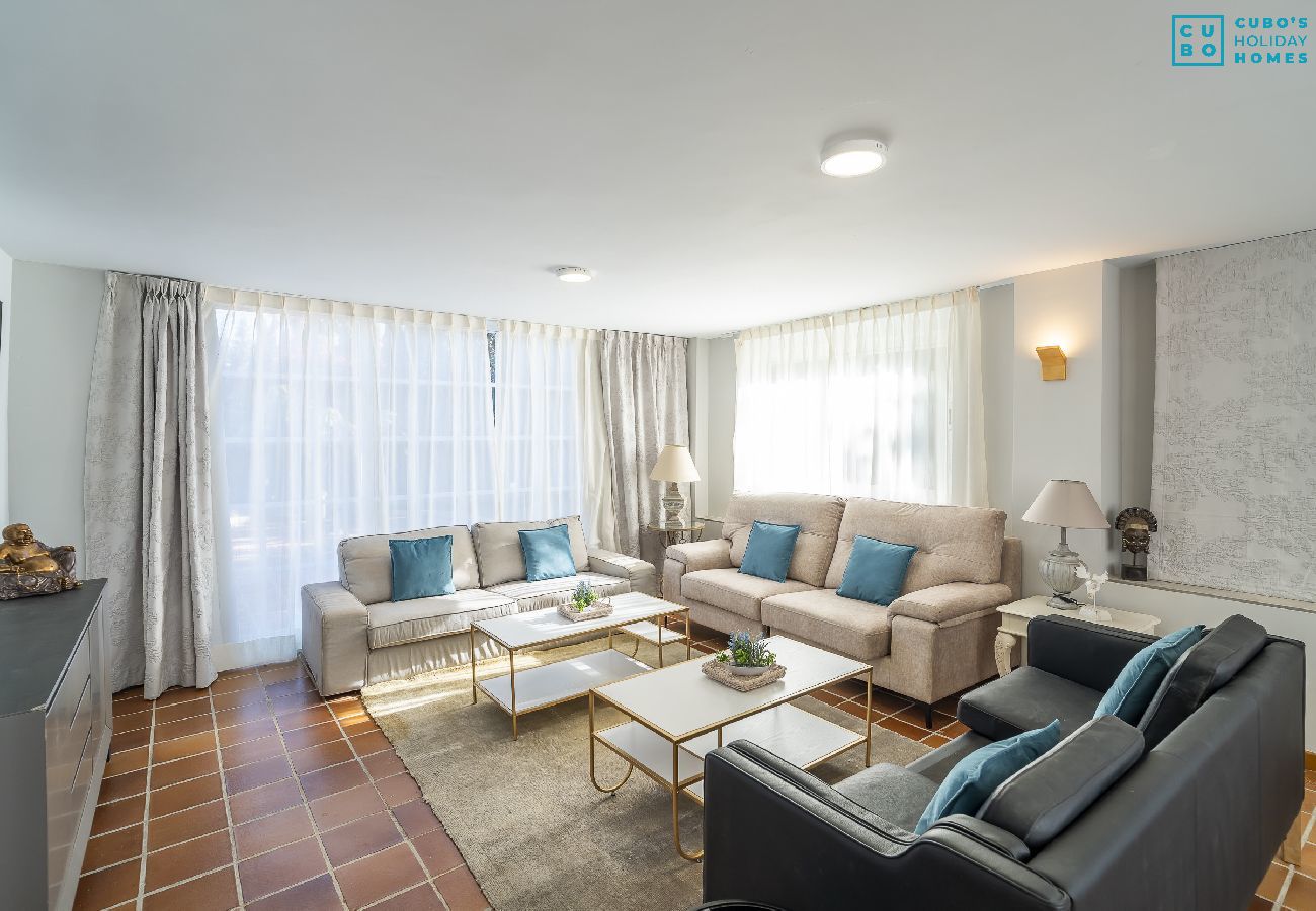 Rent by room in Alhaurín el Grande - Cubo’s Nazaret Country Stay Quad Shared Bath B&B