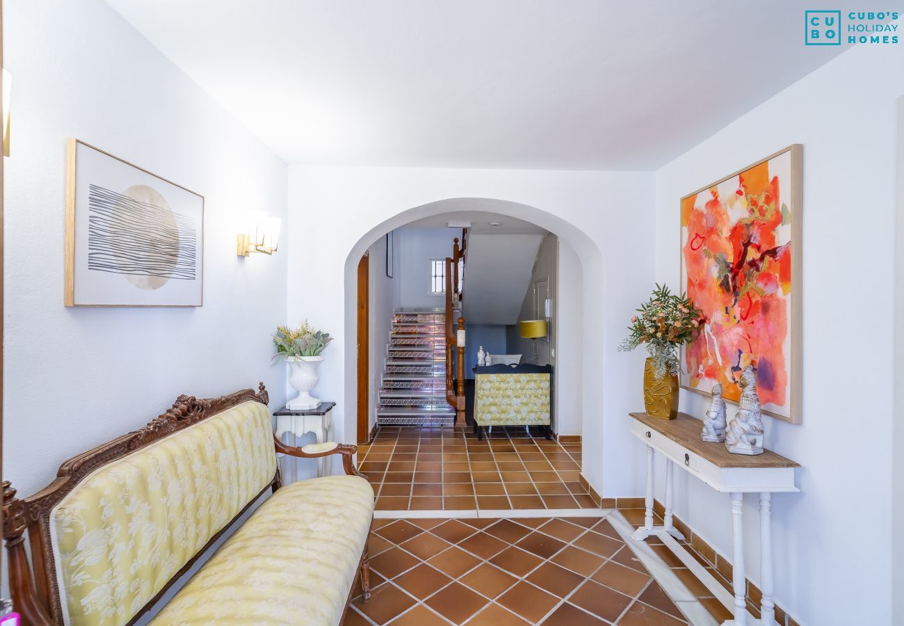 Cottage in Alhaurín el Grande - Cubo's NAZ Country Stay | Family Fun B&B