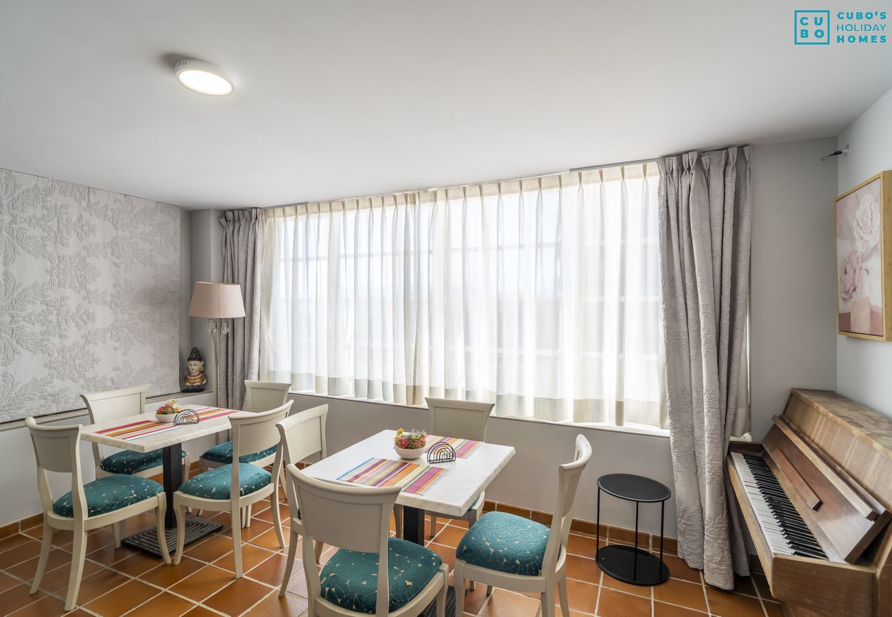 Cottage in Alhaurín el Grande - Cubo's NAZ Country Stay | Family Fun B&B