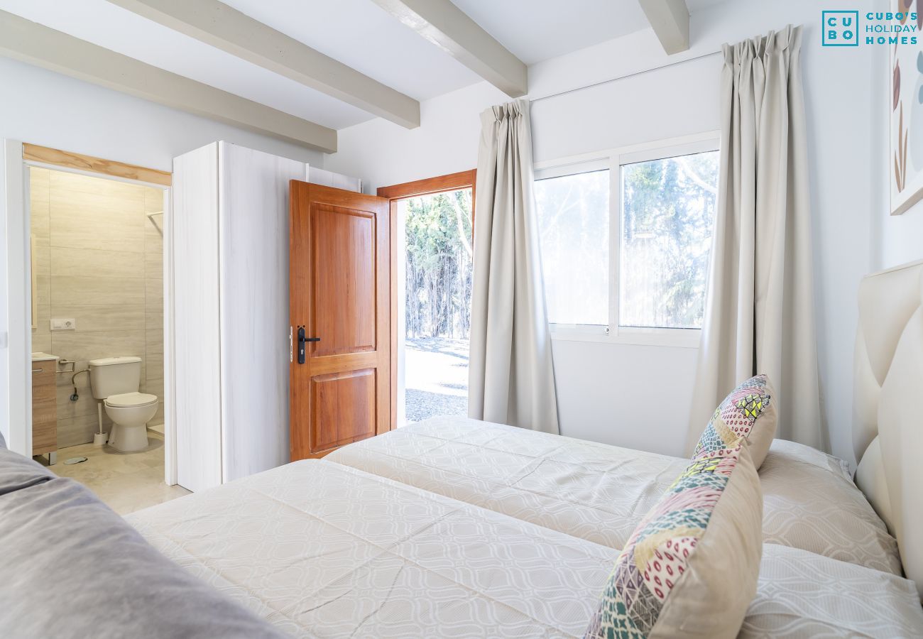 Cottage in Alhaurín el Grande - Cubo's NAZ Country Stay | Family Fun B&B
