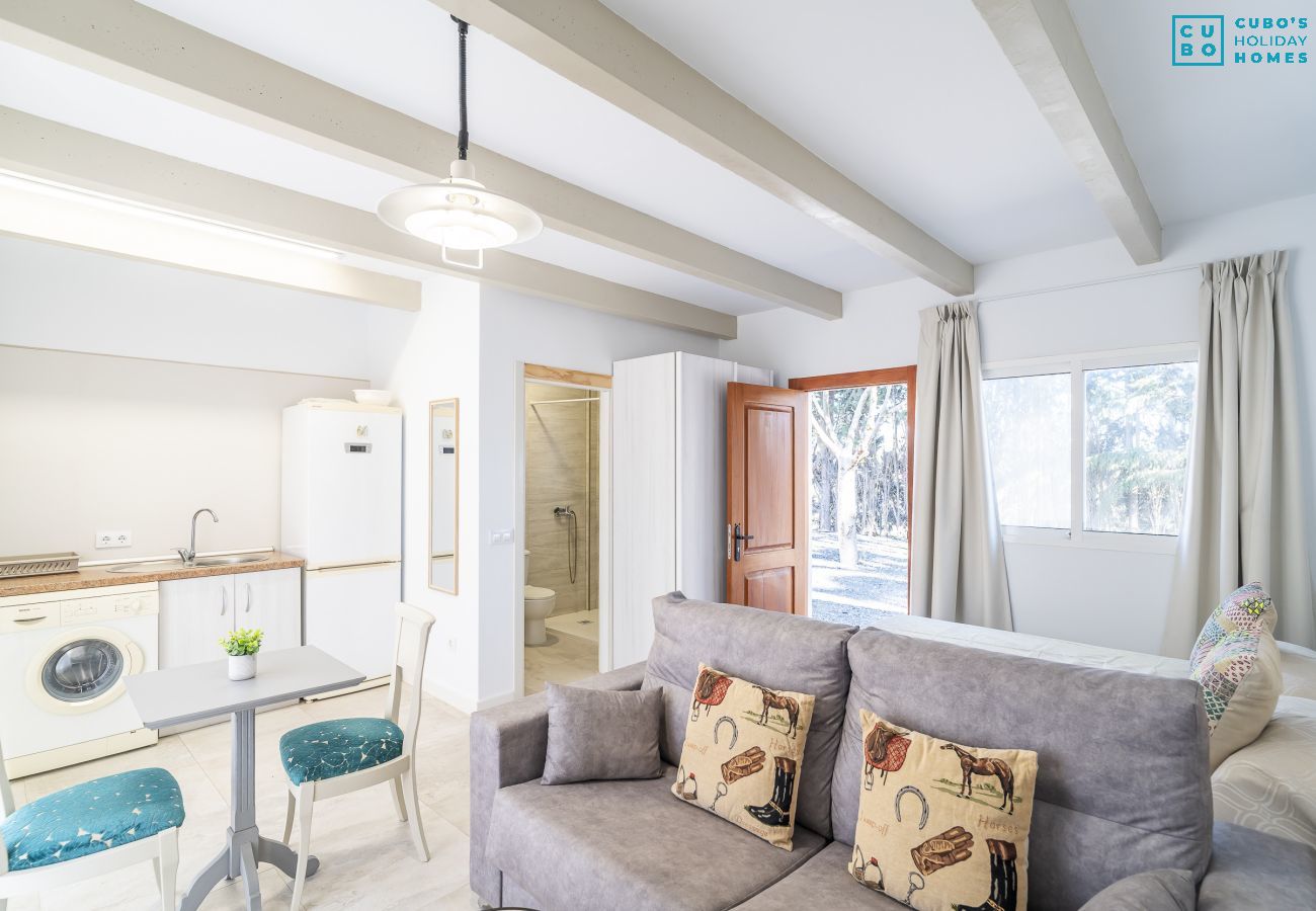 Cottage in Alhaurín el Grande - Cubo's NAZ Country Stay | Family Fun B&B