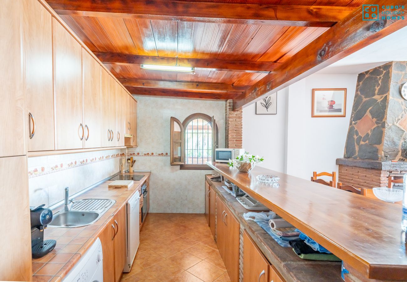 Cottage in Alozaina - Cubo's El Valentin Rural House & Saltwater Pool