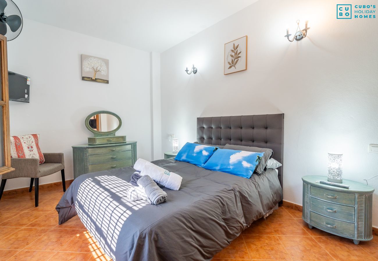 Cottage in Alozaina - Cubo's El Valentin Rural House & Saltwater Pool