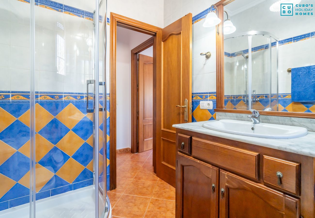 Cottage in Alozaina - Cubo's El Valentin Rural House & Saltwater Pool