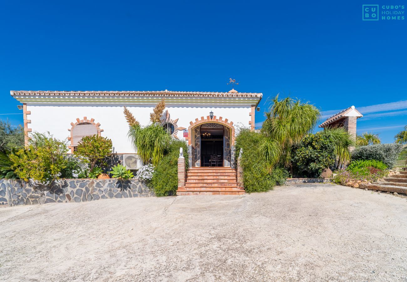 Cottage in Alozaina - Cubo's El Valentin Rural House & Saltwater Pool