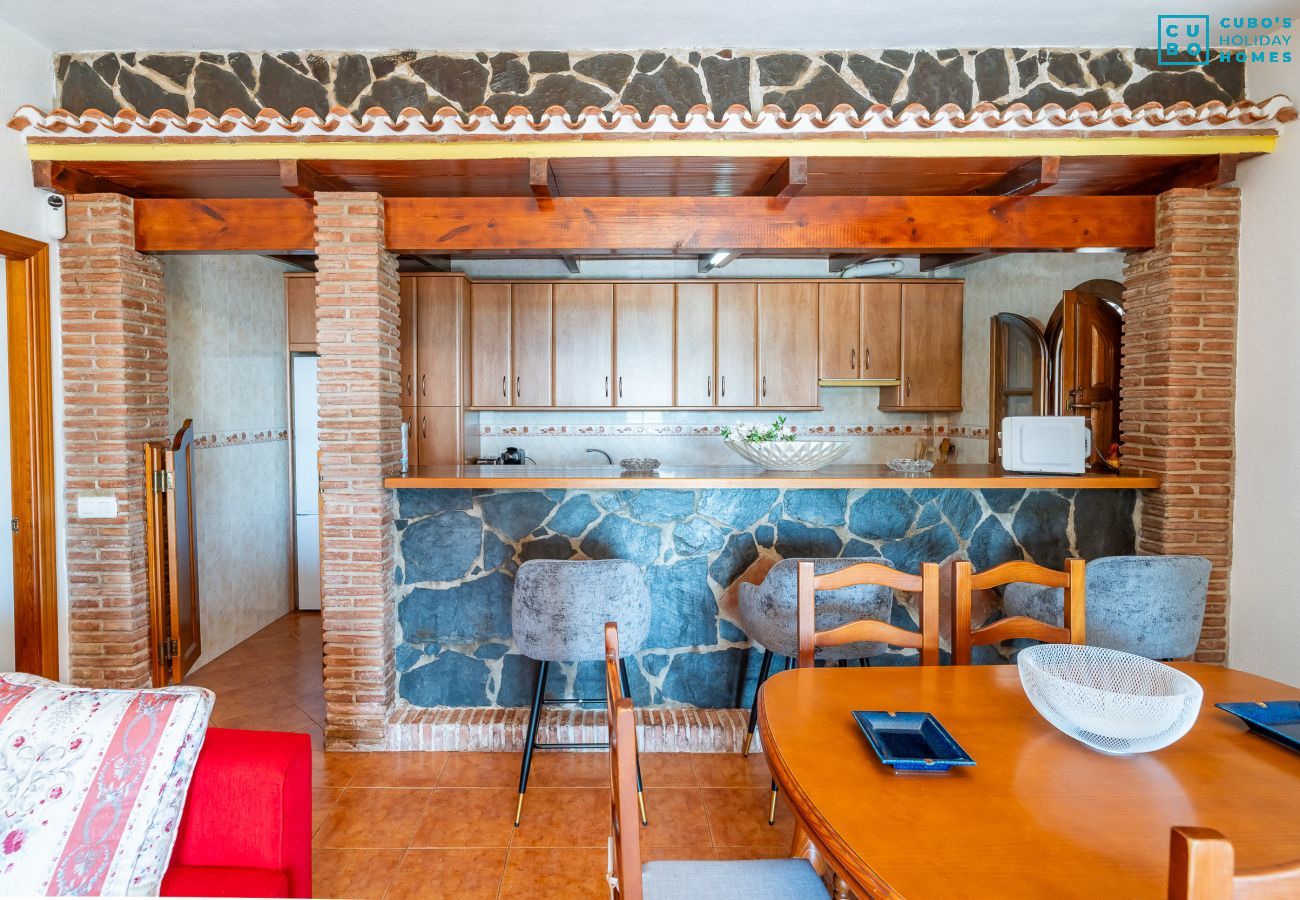 Cottage in Alozaina - Cubo's El Valentin Rural House & Saltwater Pool