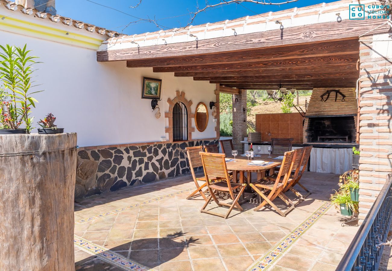 Cottage in Alozaina - Cubo's El Valentin Rural House & Saltwater Pool