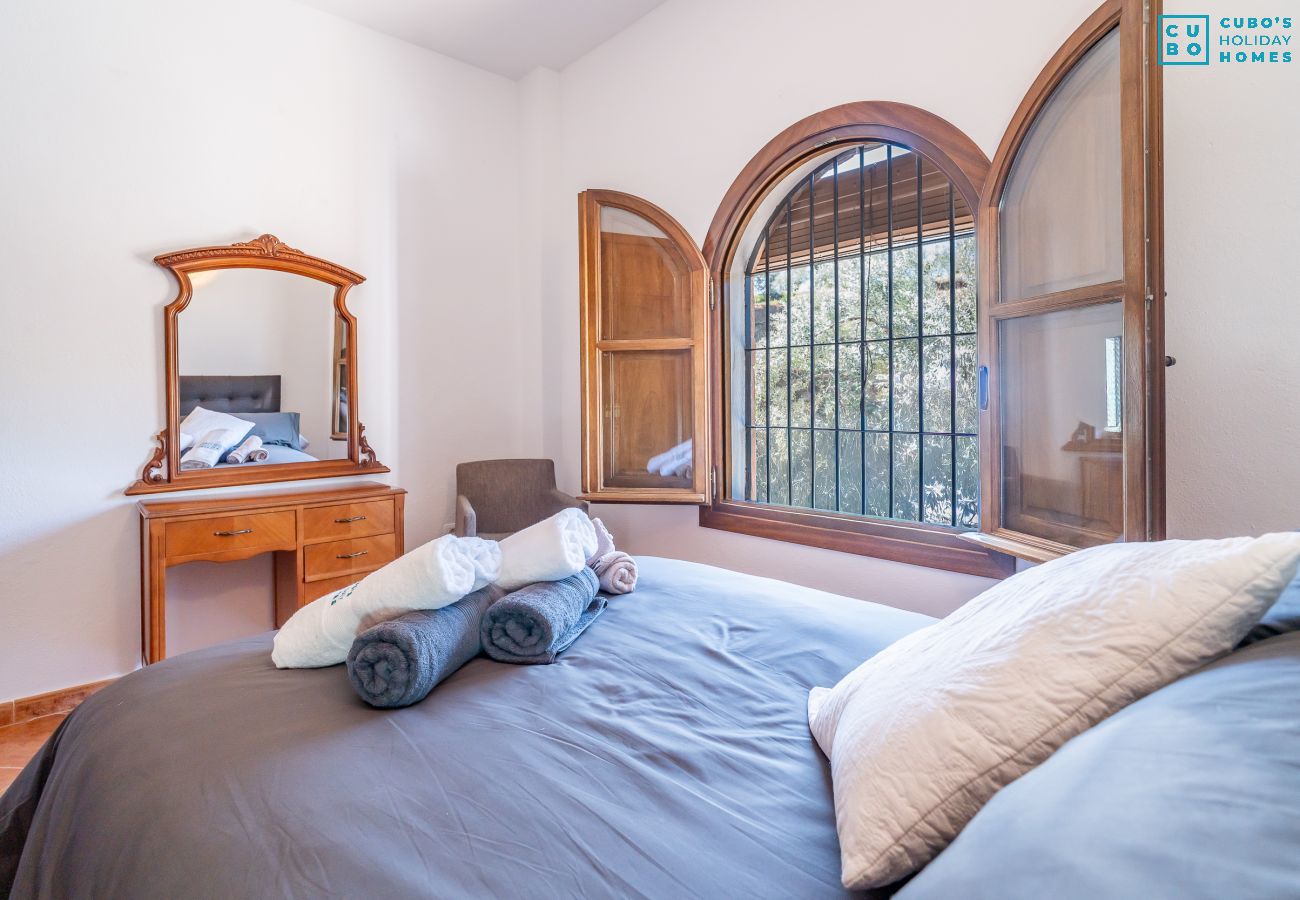 Cottage in Alozaina - Cubo's El Valentin Rural House & Saltwater Pool