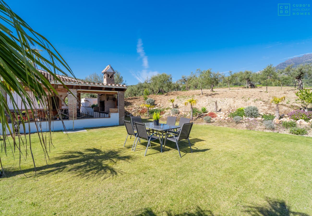 Cottage in Alozaina - Cubo's El Valentin Rural House & Saltwater Pool