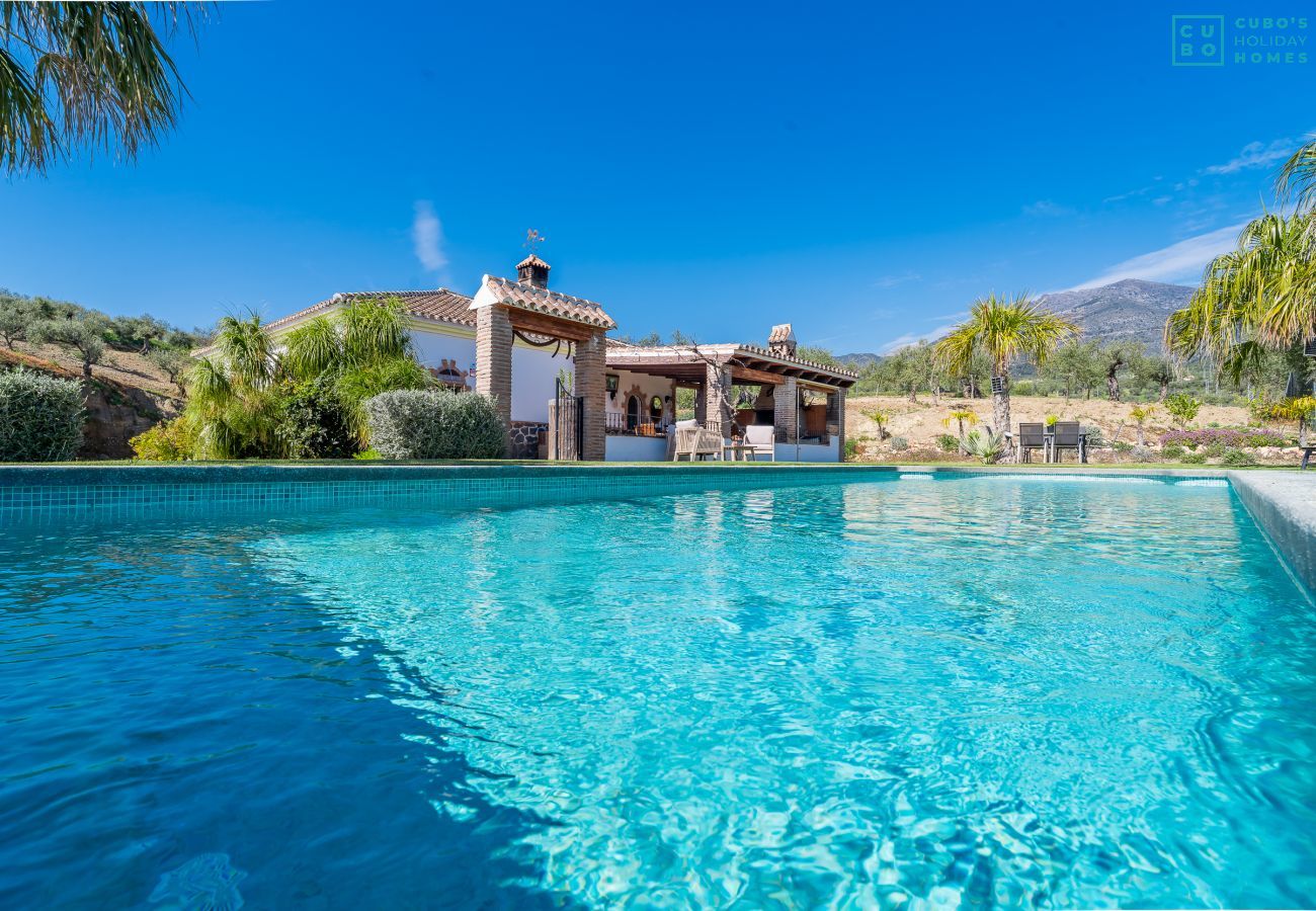 Cottage in Alozaina - Cubo's El Valentin Rural House & Saltwater Pool