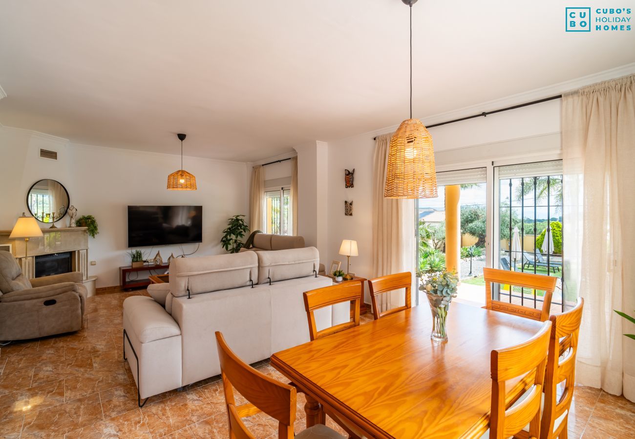 House in Alhaurin de la Torre - Cubo's Sun Bliss House & Pool