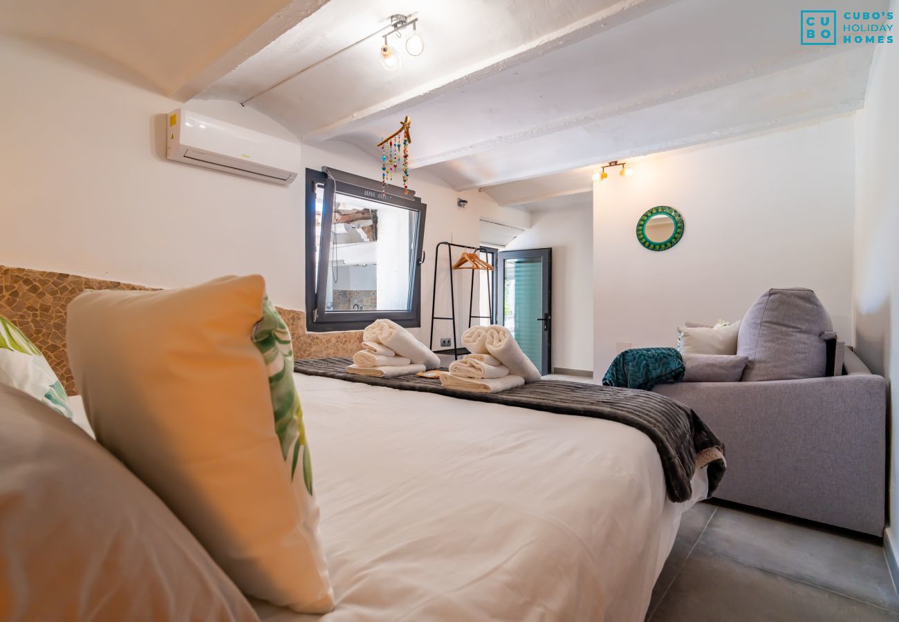 Cottage in Casarabonela - Cubo's Cortijo Pura Paz Retreat