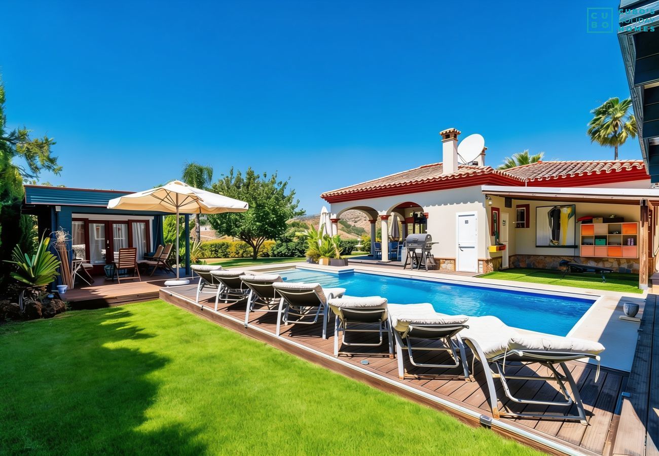 Rural house with pool in Coín