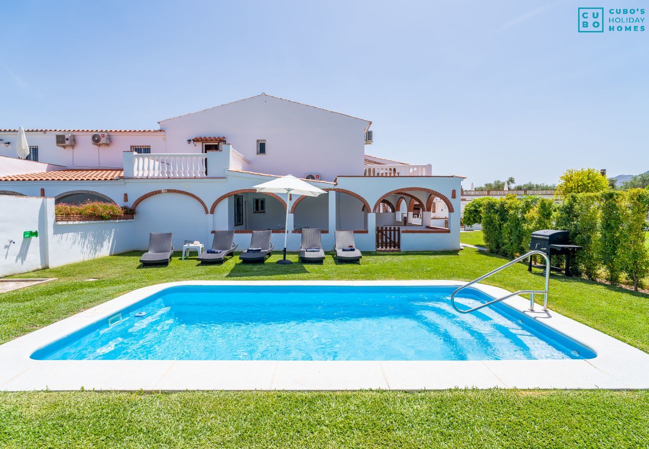 Rural complex with pool in Alhaurín el Grande