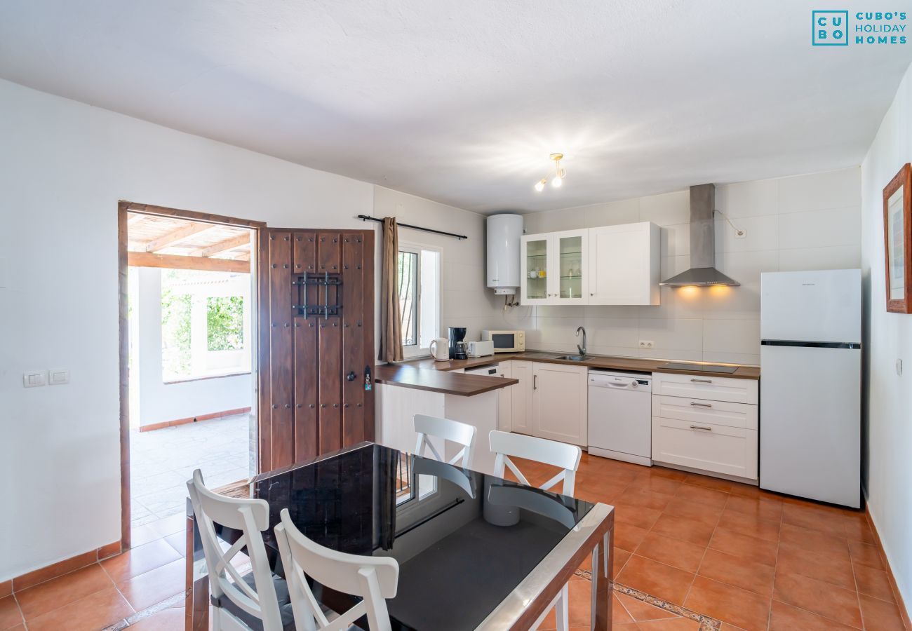 Cottage in Tolox - Cubo's Charming House Las Millanas