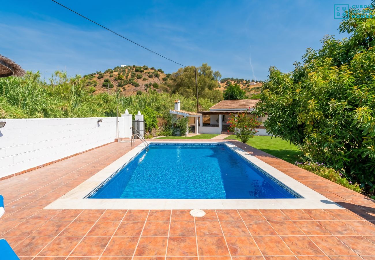 Cottage in Tolox - Cubo's Charming House Las Millanas