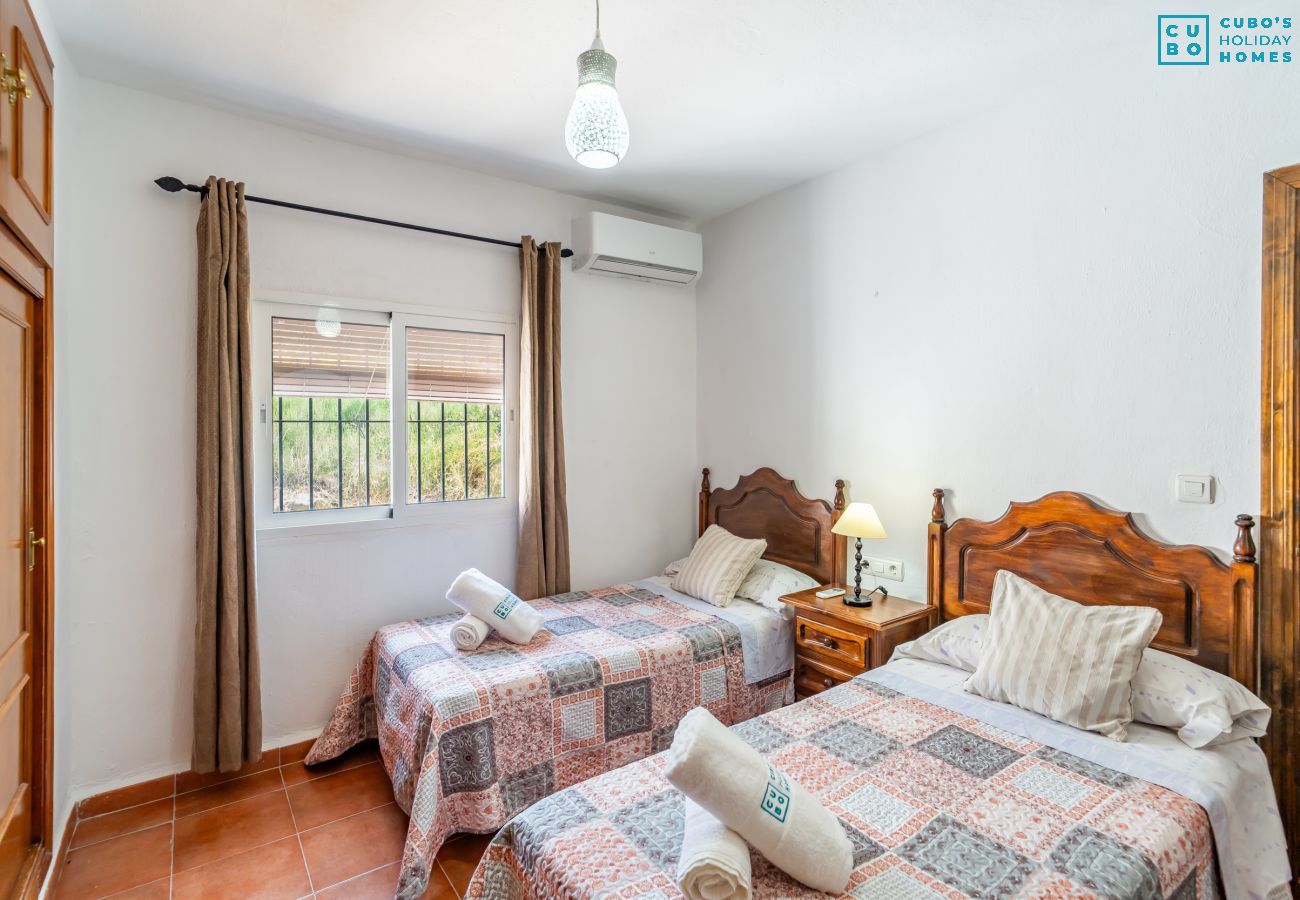 Cottage in Tolox - Cubo's Charming House Las Millanas