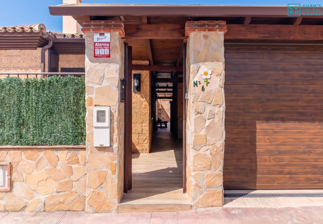 House in Pizarra - Cubo's Buddha Harmony House