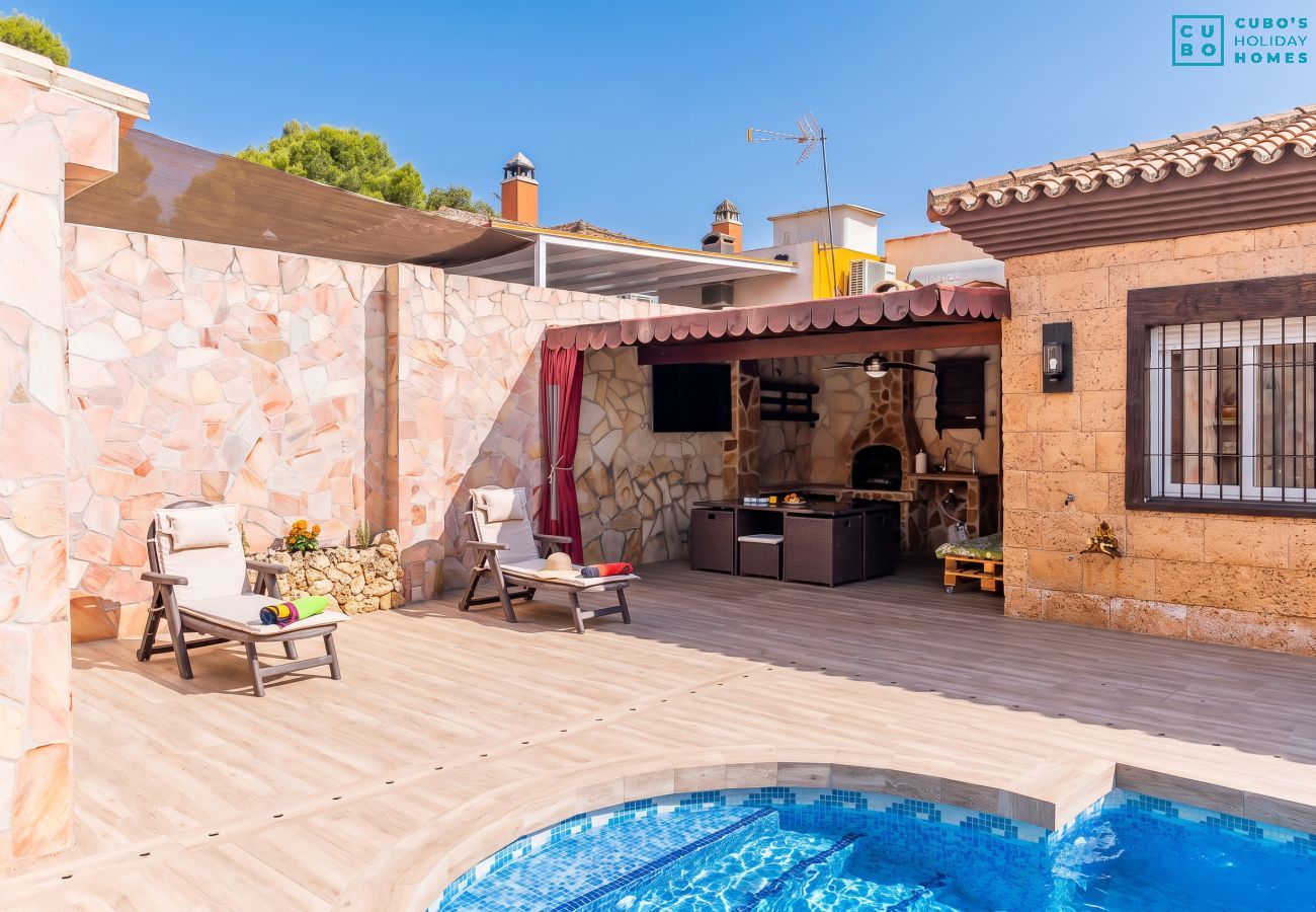 House in Pizarra - Cubo's Buddha Harmony House
