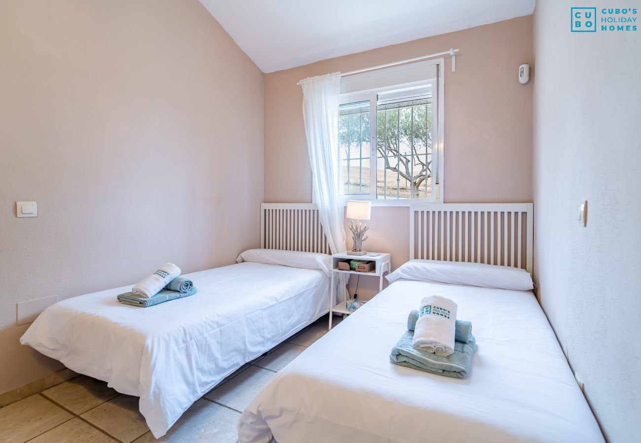 Cottage in Coín - Cubo's Casa Alaya & Oasis Pool
