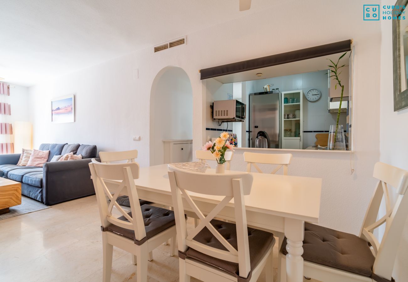 Apartment in Benalmádena - Cubo's Benalmadena Apartment Pool & Parking