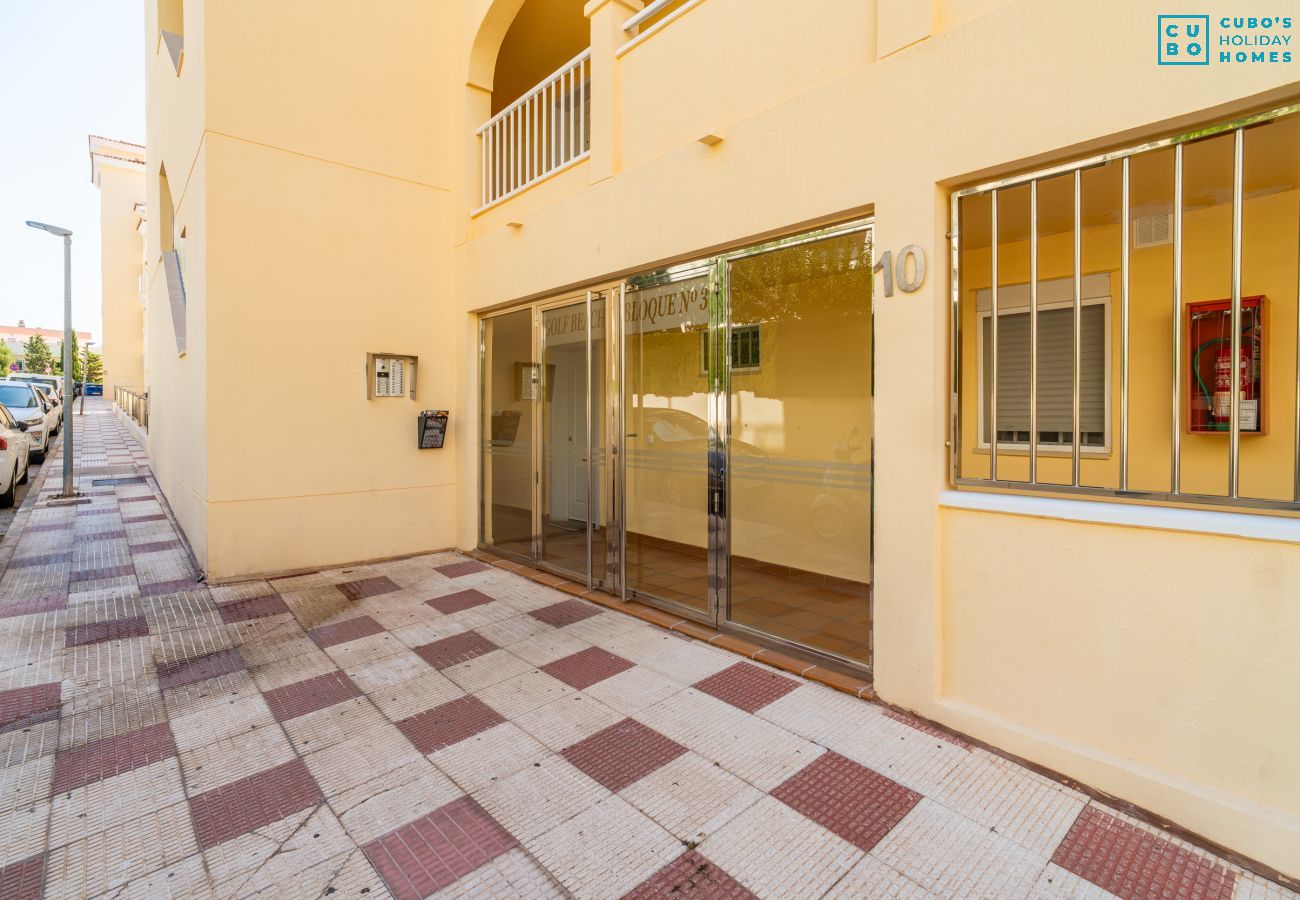Apartment in Benalmádena - Cubo's Benalmadena Apartment Pool & Parking