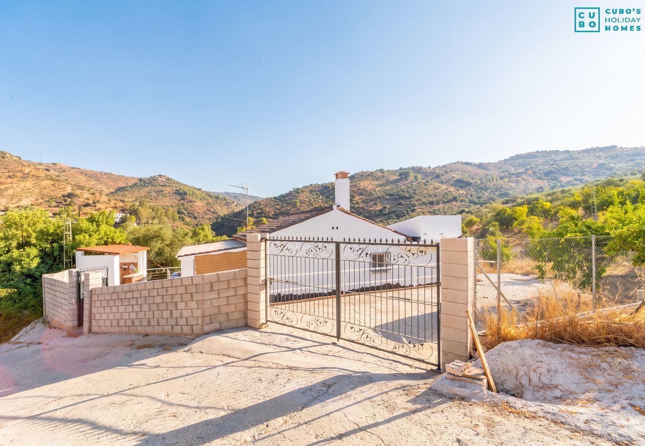 Cottage in Guaro - Cubo's Casa El Americano