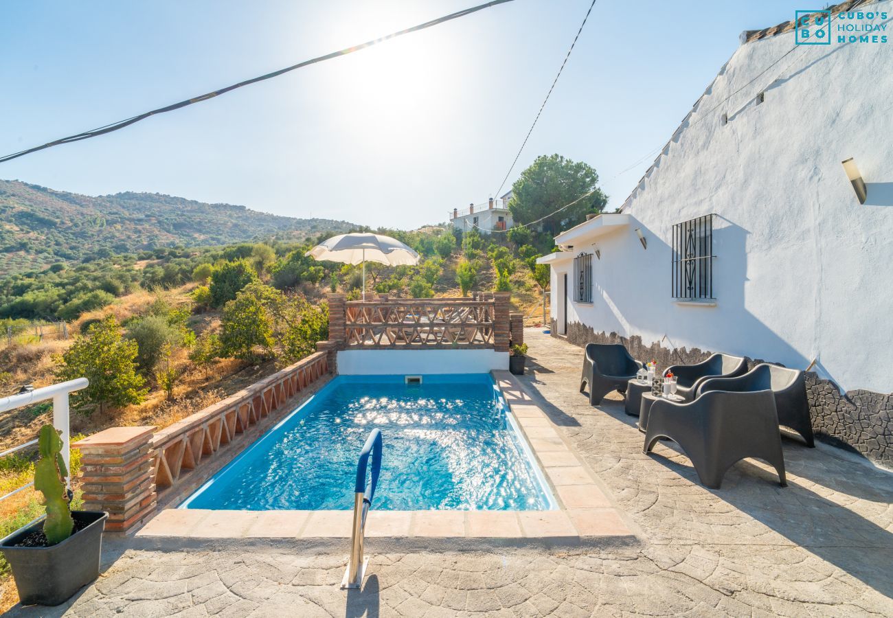 Rural house with pool in Guaro for 4 guests
