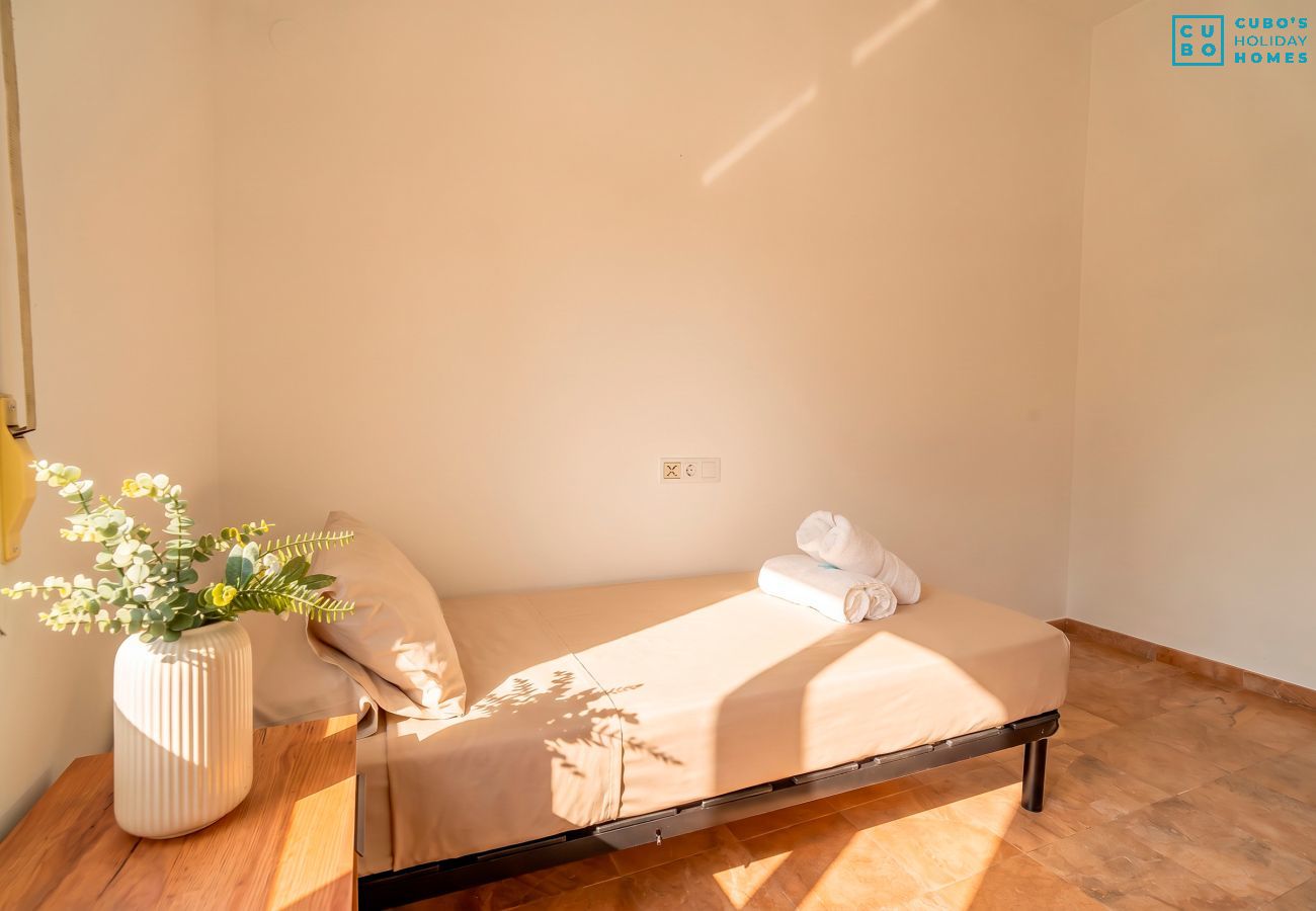 Cottage in Cártama - Cubo's Serena del Sol House